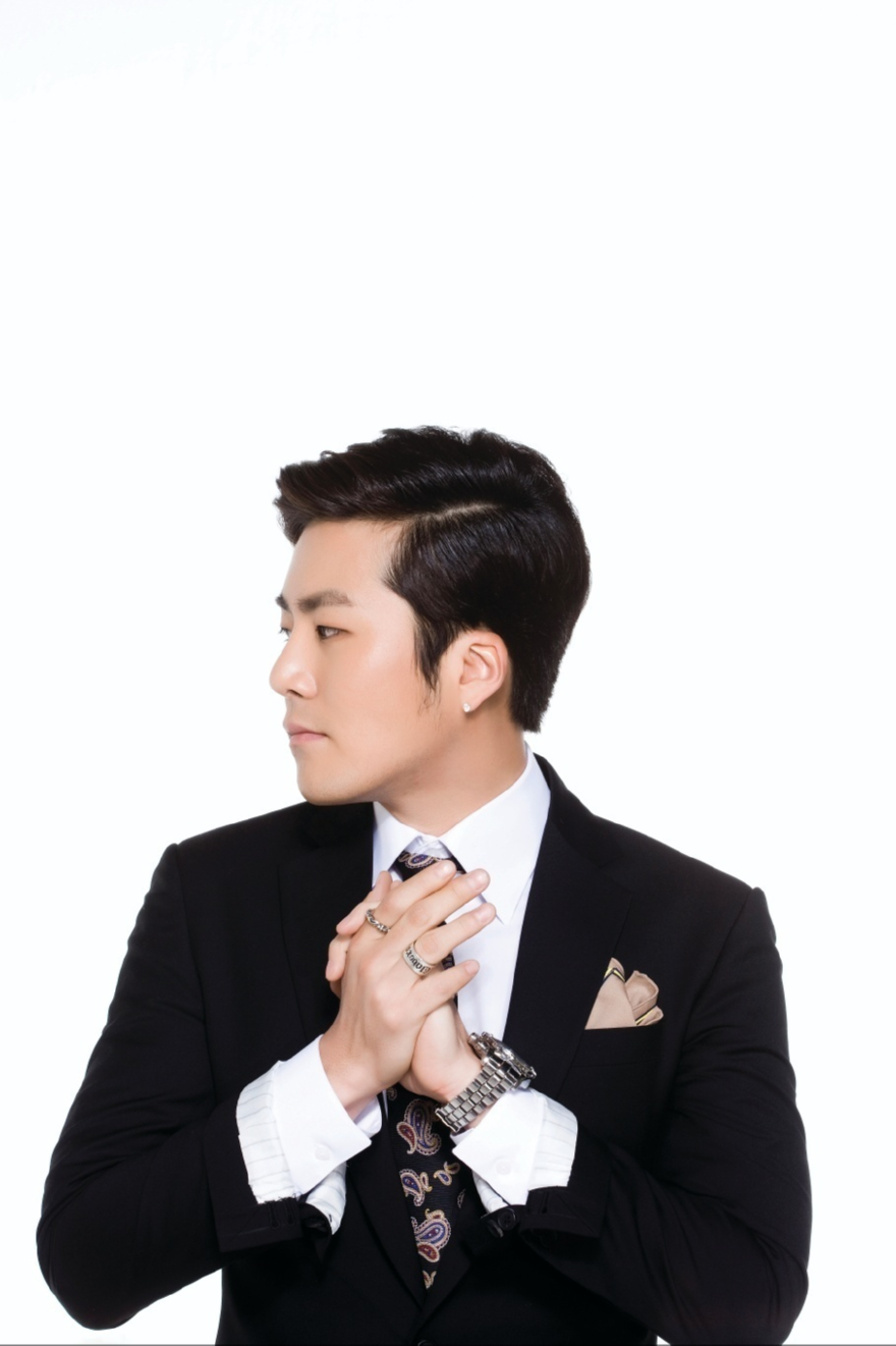검은옷.jpg